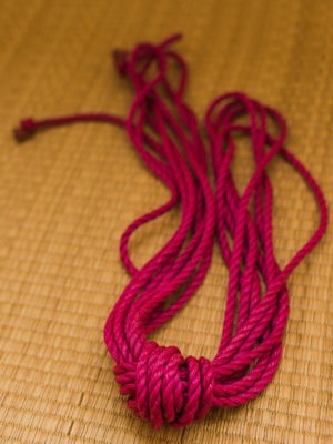 Corde shibari Ogawa rose 6 mm longueur 8 m