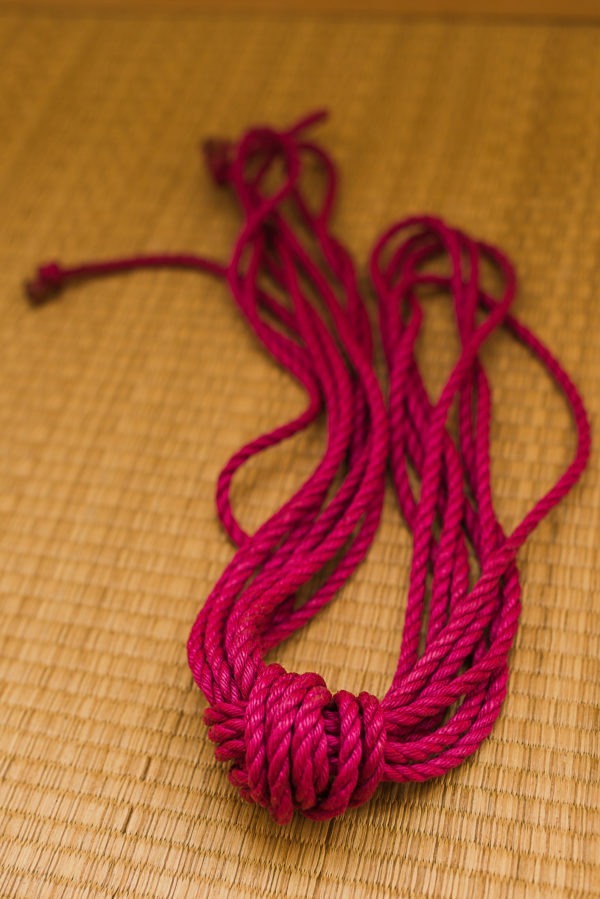 Corde shibari Ogawa rose 6 mm longueur 8 m